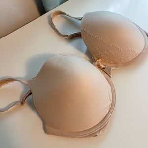 Victoria’s Secret bra. Size 32DDD